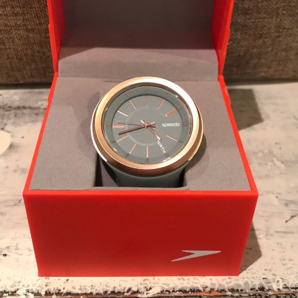Women’s speedo watch